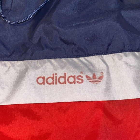 🪸Vintage Adidas windbreaker from the 80’s! - Picture 7 of 11